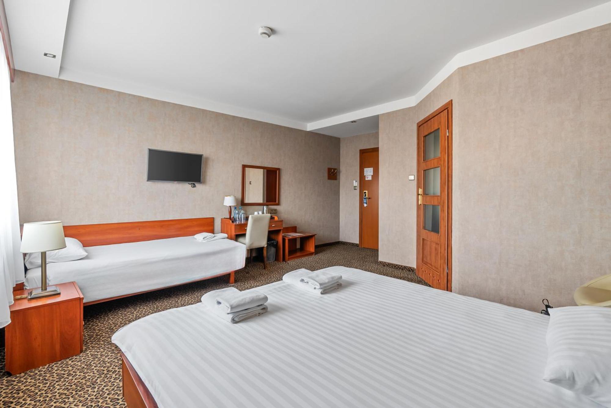 Hotel Diament Vacanza Katowice - Siemianowice Siemianowice Śląskie Exteriér fotografie