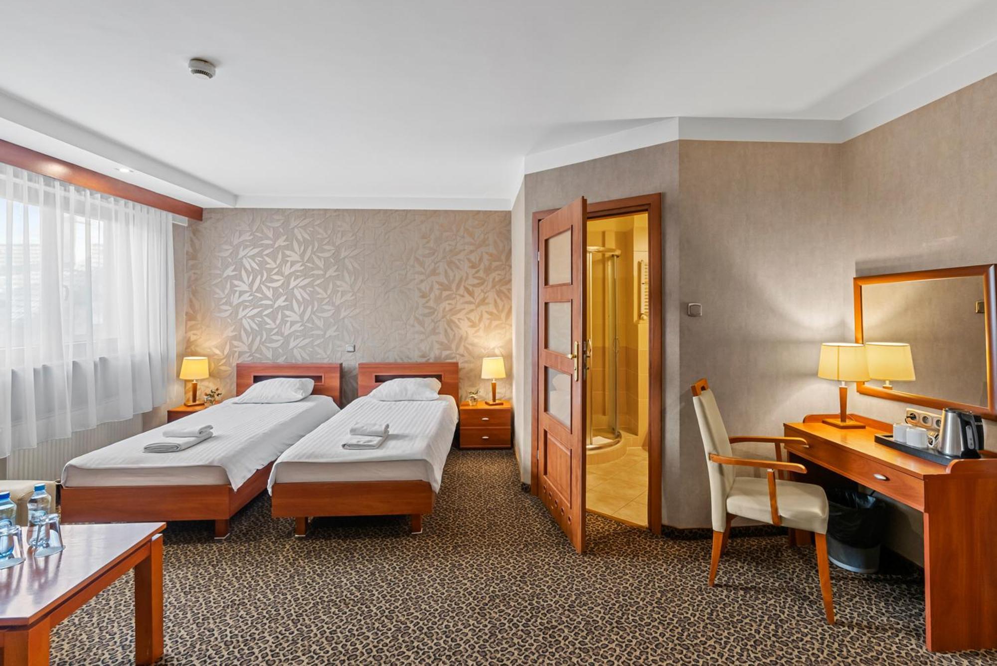 Hotel Diament Vacanza Katowice - Siemianowice Siemianowice Śląskie Exteriér fotografie
