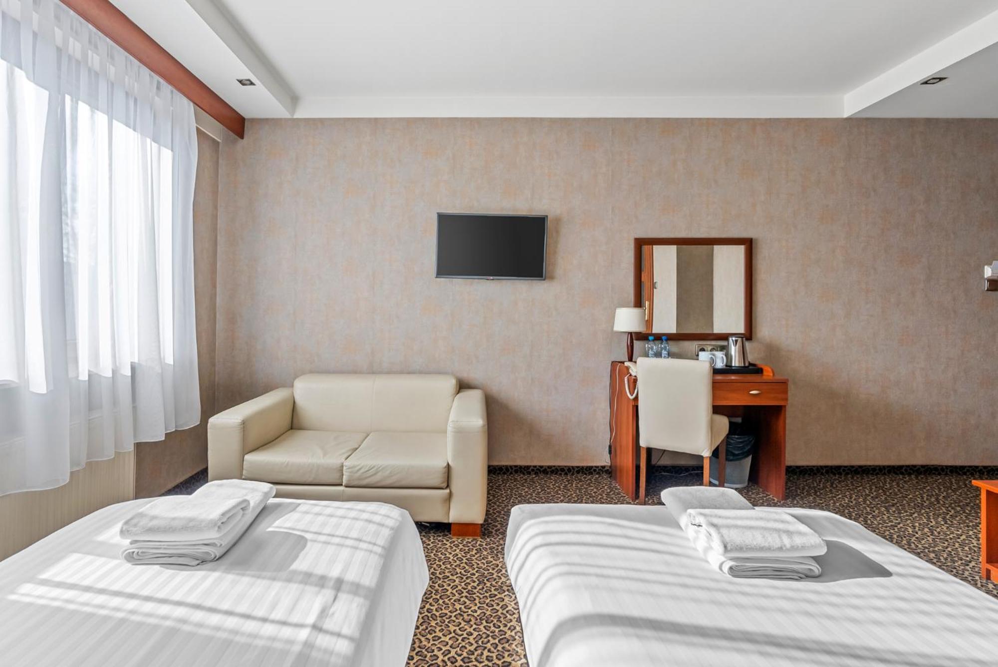 Hotel Diament Vacanza Katowice - Siemianowice Siemianowice Śląskie Exteriér fotografie